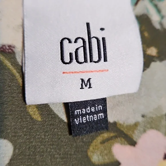 CAbi Replay Spring 2025 Floral Blouse - Picture 12 of 13